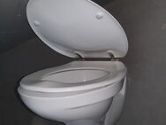 Pressalit Keramik-Toilette plus Deckel/Sitz Weiss **Anschauen** - Köln