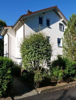 Stilvolle 2-Zimmer-Dachgeschosswohnung mit Kamin und Panoramablick - Coburg