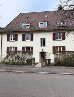 Schön geschnittene 3-Zimmer-Wohnung mit Balkon und Gartenanteil - Toplage, Erbpachtgrundstück - Freiburg (Breisgau)
