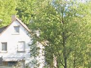 Zweifamilienhaus am Waldrand mit großem Garten, Sauna und Doppelgarage, provisionsfrei - Schalksmühle