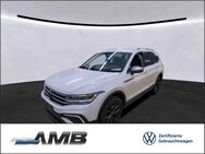 VW Tiguan, 2.0 TDI Allspace Life, Jahr 2022 - Borna