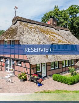 Wiefelstede: Stilvolles Ein-/Zweifamilienhaus unterm Reetdach mit parkähnlichem Anwesen, Obj. 6996 - Wiefelstede