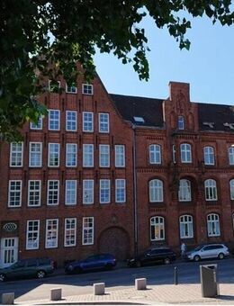 City-Studentenwohnung - 1 Zimmer mit Blick auf den Drehbrückenplatz und den Museumshafen - Lübeck