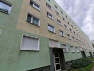 Drei Zimmer mit Balkon und offener Küche! - Magdeburg