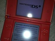 Nintendo DS XL Spielekonsole rot + 1 gratis Spiel - Bergheim (Nordrhein-Westfalen)