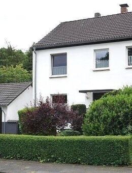 Gepflegtes und vermietetes Zweifamilienhaus in angenehmer Wohnsiedlung mit guter Infrastruktur - Duisburg