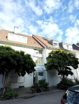 Hochparterre - Tolle 3-Zimmer-Wohnung mit großem Balkon und Tiefgaragenstellplatz - Ludwigshafen (Rhein)