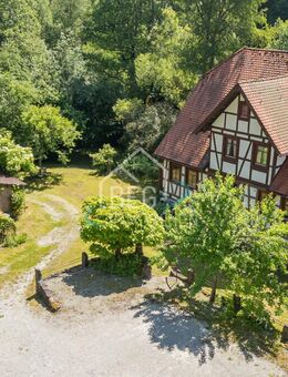 Idyllisches Fachwerkhaus mit Atelier, Scheune und Naturgrundstück - Mainhardt