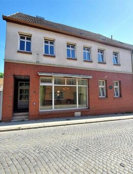 solides Wohn- und Geschäftshaus in zentraler Lage von Stavenhagen - Stavenhagen (Reuterstadt)