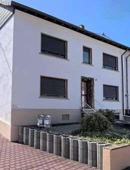 TOP gepflegtes Zwei- Dreifamilienhaus mit Garage in zentraler Lage von Beckingen- Düppenweiler - Beckingen