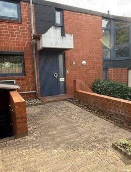 Stade-Hohenwedel-Musikerviertel: 4-Zimmer-Wohnung mit 2 Balkonen - Stade (Hansestadt)