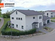 Energieeffizient & modern Wohnen! Neuwertiges EFH mit Doppelgarage und schönen Garten in Kirchroth - Kirchroth