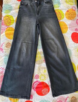 Scwarze Damenhose, Größe 36 - Köln