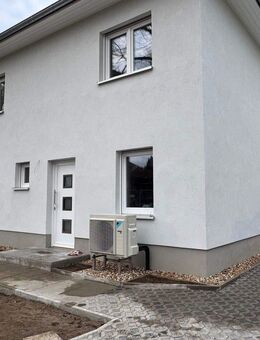 Erstbezug: moderne Stadtvilla mit geh. Innenausstattung und EBK in idyllischer Lage - Berlin