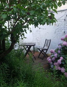 Helle und ruhige Innenstadtwohnung im Loftstyle, mit Wintergarten und kleinem Garten, teilmöbliert - Düsseldorf