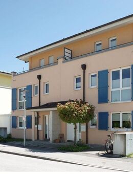 Einfamilienhaus mit Garage in 66130 Saarbrücken - - Saarbrücken