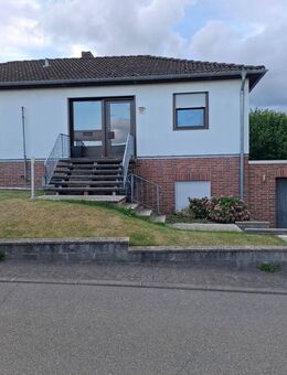 Bungalow mit Einliegerwohnung in Diemelstadt-Rhoden - Bad Arolsen Zentrum