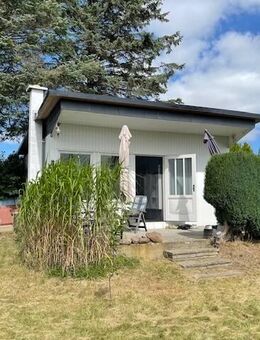 Kleiner idyllischer Ferienbungalow mit möglichem Bootsliegeplatz auf der Insel Rügen zu verkaufen - Gustow
