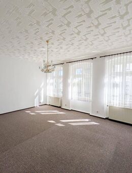Großzügige 3-Raum-Eigentumswohnung mit Einbauküche im Stadtzentrum - Görlitz