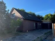 Einfamilienhaus in Stapelmoor mit Dachterrasse und großem Naturgarten. Provisionsfrei für d. Käufer. - Weener