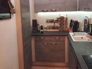 Neu Renovierte 2 Zimmer Wohnung Balkon Einbauküche - Sindelfingen