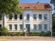 Großzügiges Büro- und Wohngebäude mit sep. Wohneinheit auf weitläufigem Grundstück im Roten Feld. - Lüneburg