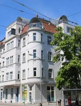 Großzügige 2-Zimmer-Wohnung in einem charmanten Altbauhaus - Brandenburg (Havel)