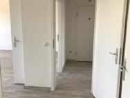 Mitten im Leben und ab 01.08. verfügbar - Schöne 3-Zi Wohnung mit neuem Bodenbelag - Monheim (Rhein)