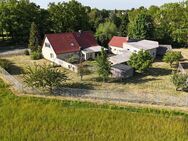 Freistehendes Wohnhaus mit Einliegerwohnung & Fahrzeughalle - Altmärkische Wische