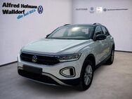 VW T-Roc, 1.5 TSI Life, Jahr 2023 - Walldorf (Baden-Württemberg)