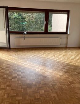 Großzügige 3 1/2-Zimmer-Wohnung mit großem Balkon am Fuße des Burgberges - Erlangen