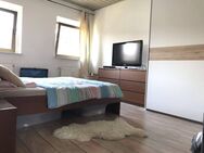 2 Wohnungen im Dachgeschoss ca. 100qm mit ausgebautem Spitzboden ca.51 qm - Düsseldorf