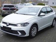 VW Polo, 1.0 l Life, Jahr 2022 - Lüneburg