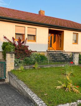 Freistehendes voll unterkellertes EFH in ruhiger Wohnlage - Naumburg (Saale) Bad Kösen
