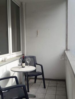 Sonnig wohnen nähe KaDeWe! Barrierefrei erreichbare Wohnung mit Lift, großer Westloggia sowie PKW-Stellplatz - zwischen KaDeWe + Viktoria-Luise-Platz - Berlin