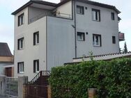 Helle und freundliche 2-Zimmer-Wohnung in ruhiger Lage mit zwei Sonnen-Balkonen - Kelsterbach