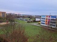 BALKON+AUFZUG+SCHULE+ Kindergarten-helle, ruhige 3 Raum Wohnung - Burg (Sachsen-Anhalt)