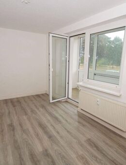 Fast 5 % Rendite- Provisionsfrei - jetzt schnell sein ! 2-Zi.-Wohnung mit Wintergarten in Erfurt! - Erfurt