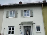 Zentral u. trotzdem ruhig: gepflegtes großzügiges RMH mit Garage - Augsburg
