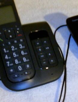 Zwei Telefone mit Basisstation und Ladekabel alles komplett guter Zustand ! - Dortmund Wickede