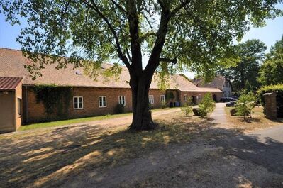 Ehemaliges Schulgebäude mit Wohnhaus in ruhiger Dorfinnenlage in Rohne