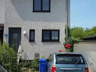 Reihenendhaus mit großem Eckgrundstück zum sofortigen Einzug bereit - Rosbach (Höhe)