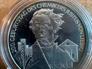 10 Euro Gedenkmünze der BRD, 200. Geburtstag des Chemikers Justus von Liebig in PP - Geeste