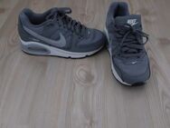 Graue Nike Command Gr.36 - Offenbach (Main)