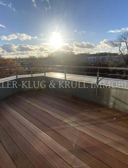 MIT FAHRSTUHL UND GROßER TERRASSE: 4 ZI.- ENDETAGE IM HERZEN VON WINTERHUDE - Hamburg