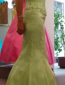 Langes Kleid Lindgrün - Bad Homburg (Höhe)