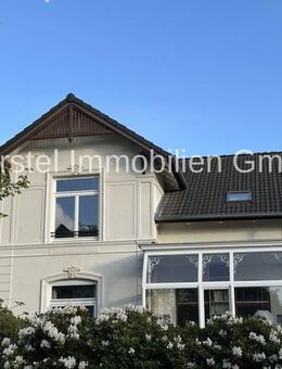 Exklusive, vollständig modernisierte 2 Zimmerwohnung mit großem Südbalkon in bester Wohnlage von Bergedorf - Hamburg