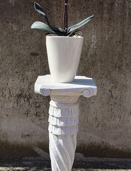 Künstliche Orchidee mit Topf und Podest - Köln
