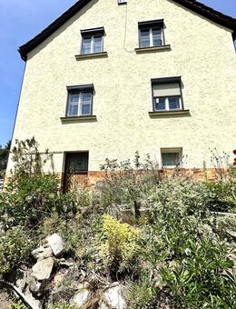 Freistehendes großzügiges Einfamilienhaus - Coburg. - Coburg