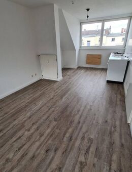 Studenten aufgepasst! Kaufen statt mieten! DG-Wohnung frei ab 01.10.2025! - Kiel
